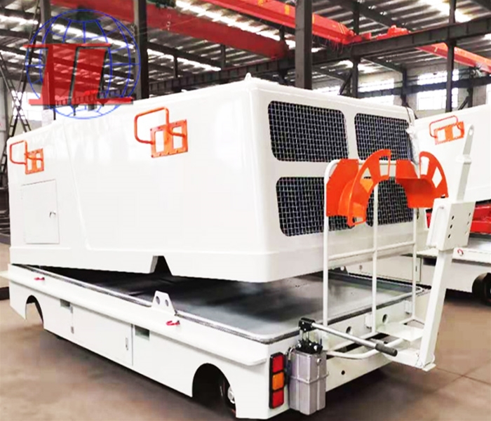 機(jī)場用自行多功能車